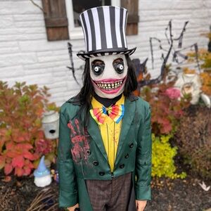 Men’s or Boys Halloween costume, killer clown or ringmaster- still available!